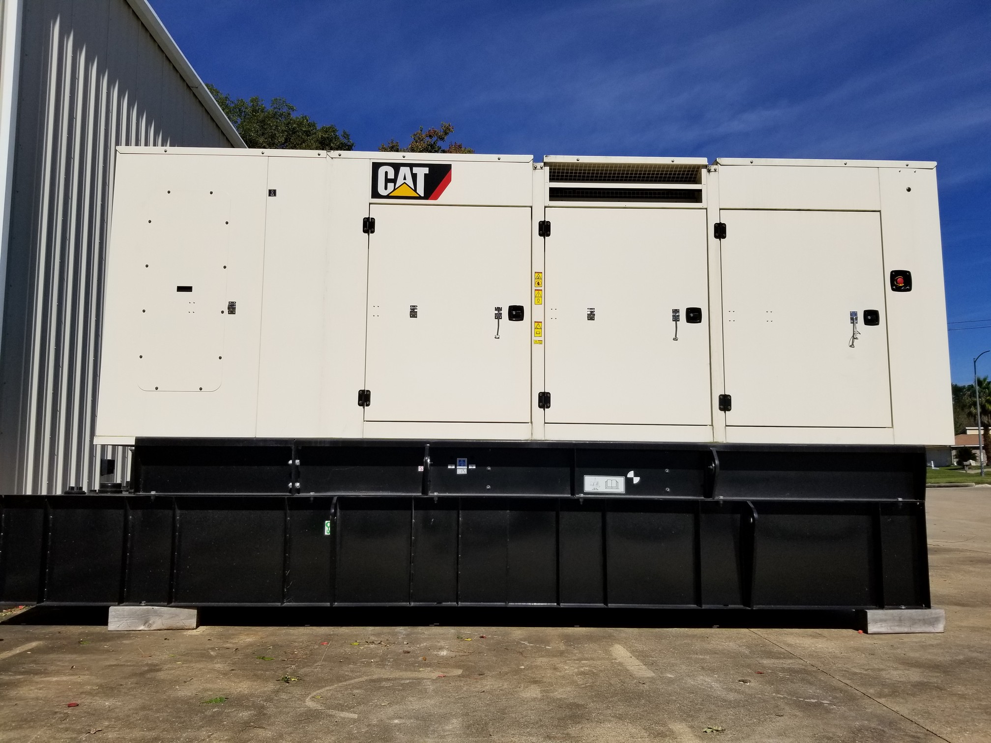 Used CAT XQ2000 Generator Set Image