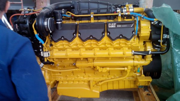 New CAT C Marine Propulsion Engine x