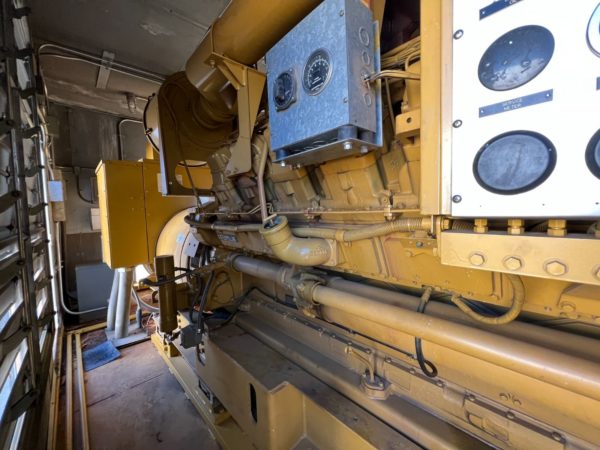 CAT  kW Generator  x