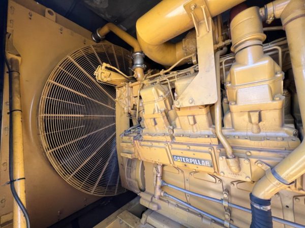 CAT  kW Generator  x
