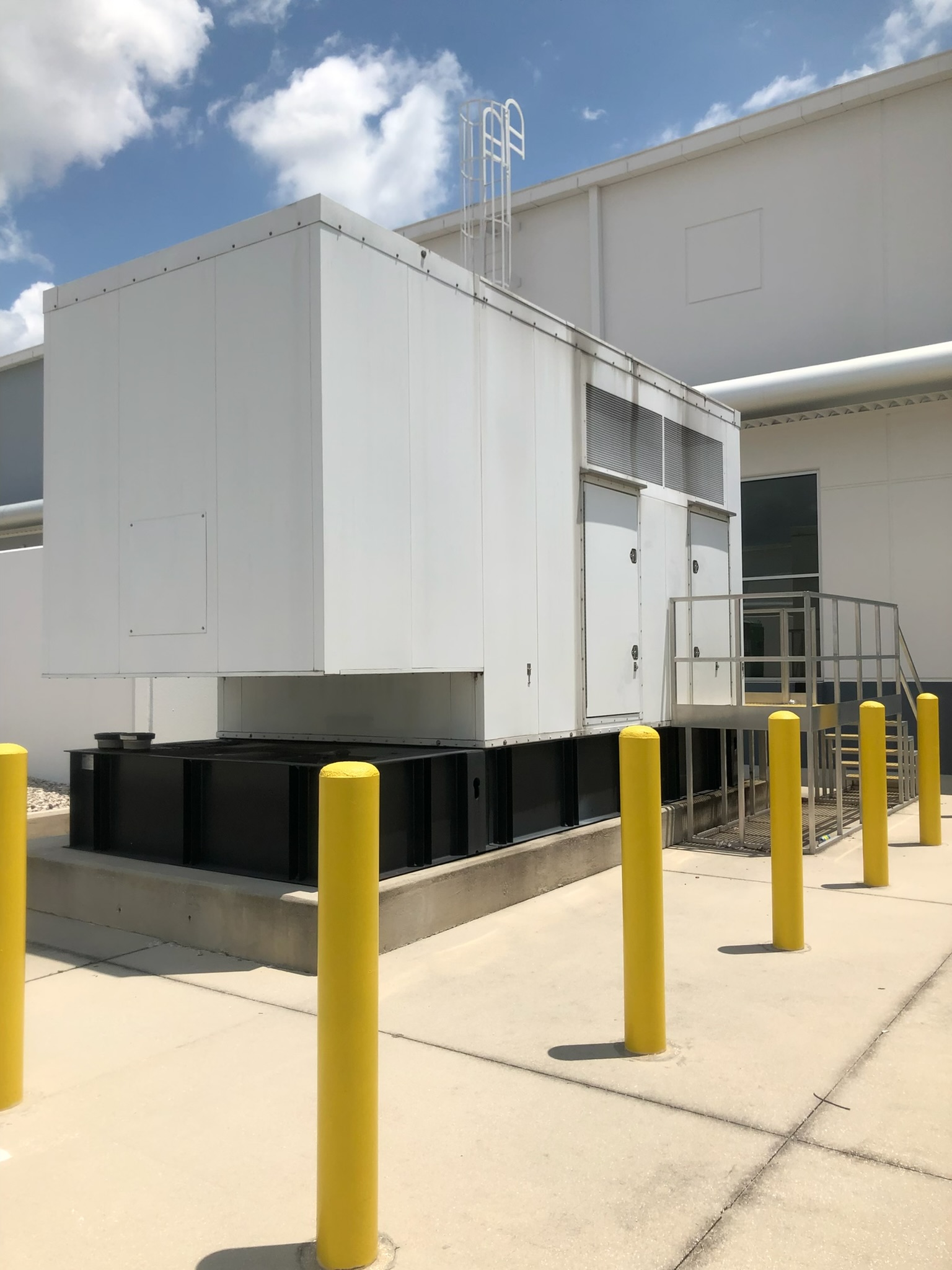 Cummins QST30 Tier 2 1000kW Generator (8) React Power Solutions