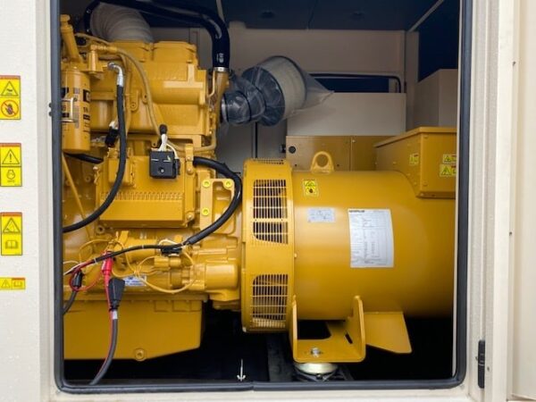CAT C18 600kW Generator Set (4)