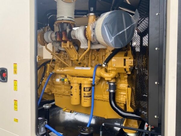 CAT C18 600kW Generator Set (6)